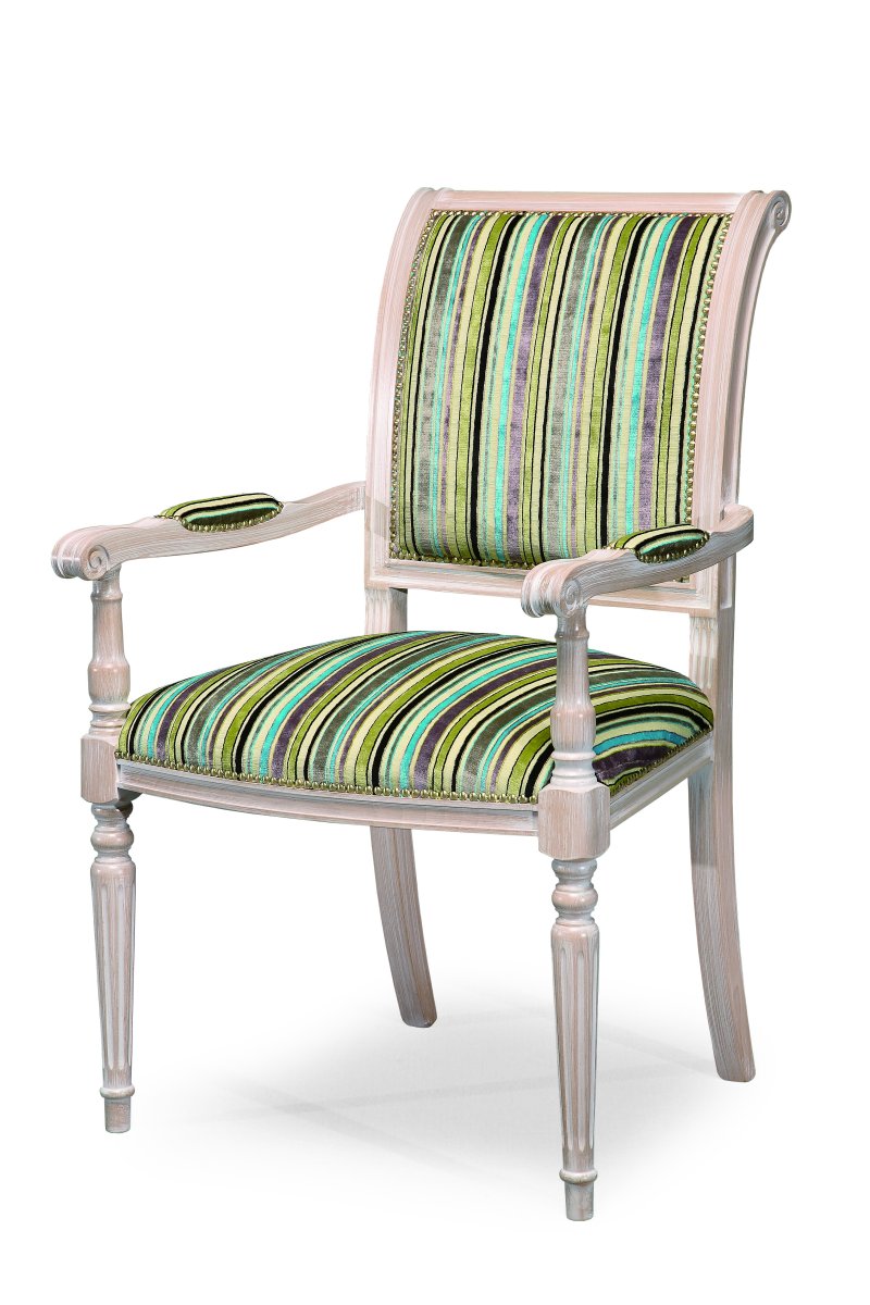 Busetto S668A Classical chair  with armrest in solid beech wood, available in a choice of finishes 1